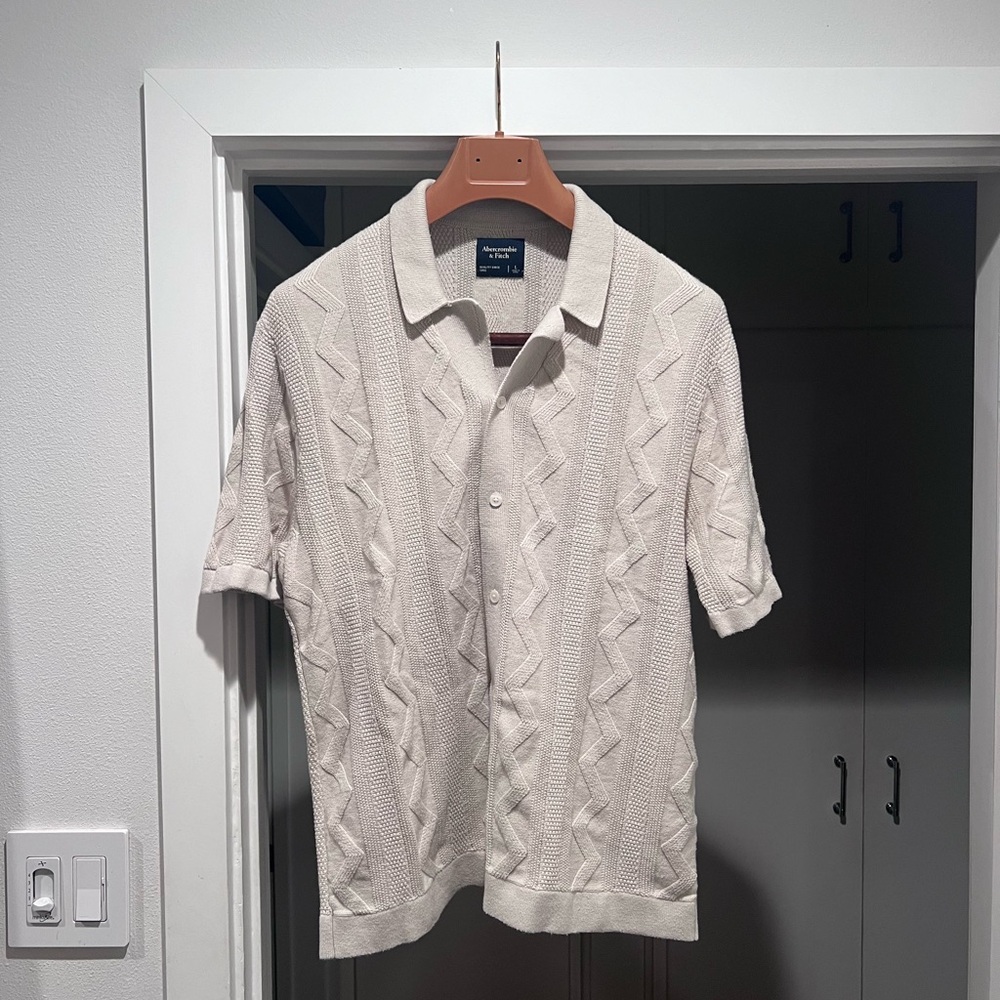 Abercrombie & Fitch Cream Casual Button Down Sweater Shirt